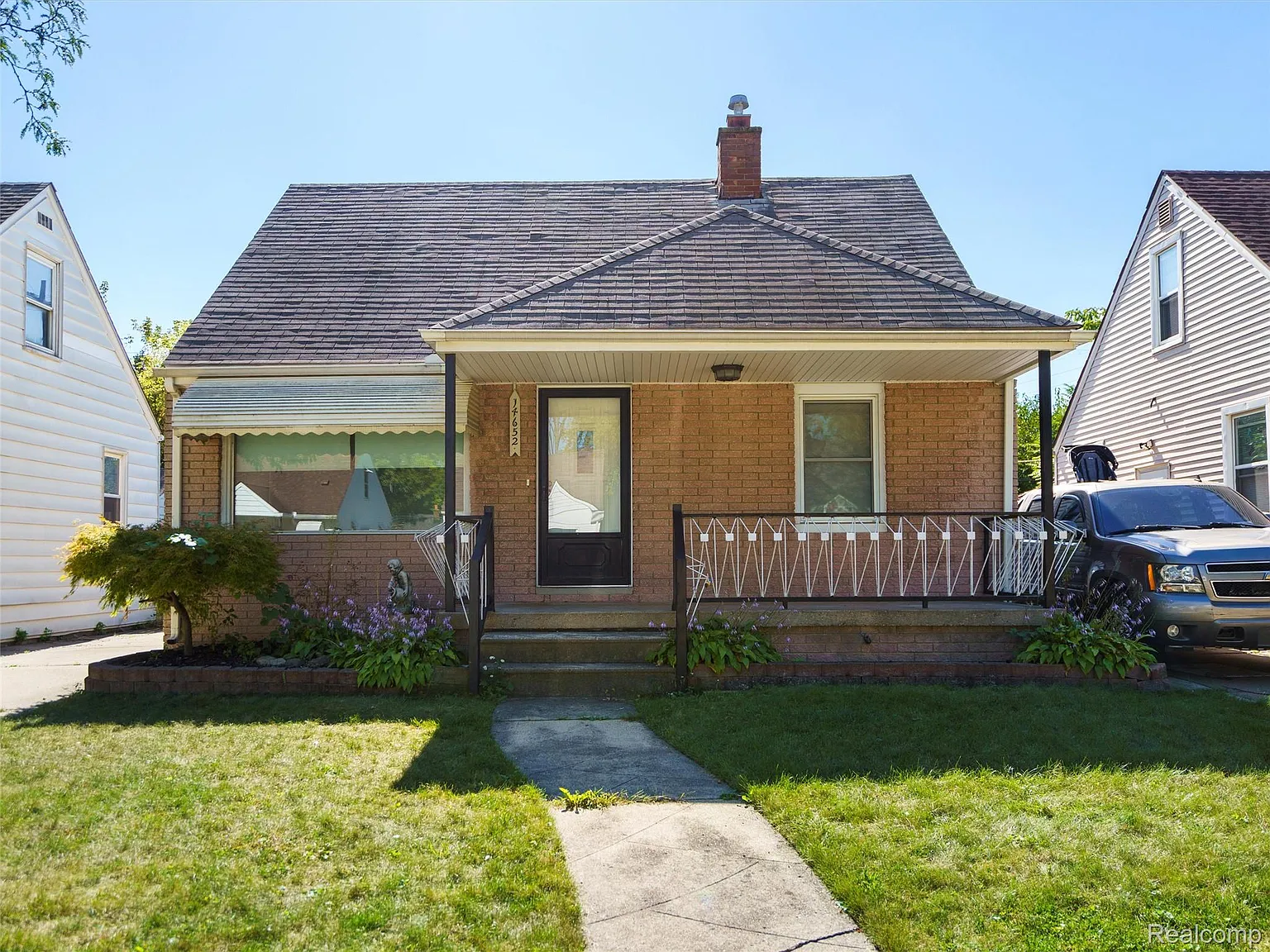 14652 Agnes Ave photo 1