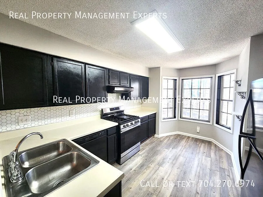 Building Photo - 6022 Winged Elm Ct