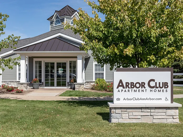 Arbor Club Apartments - Ann Arbor, MI — Photo 24