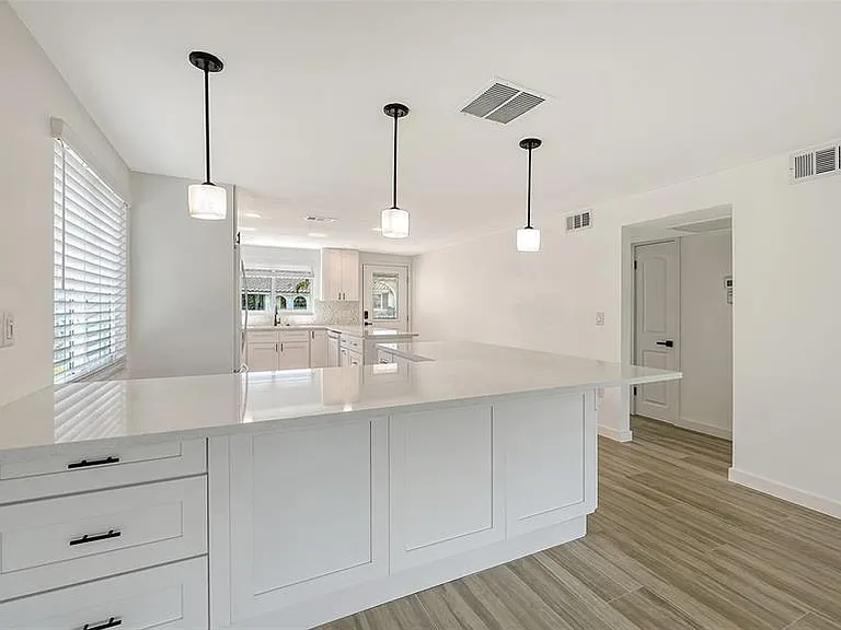 909 Spanish Dr N — Photo 18