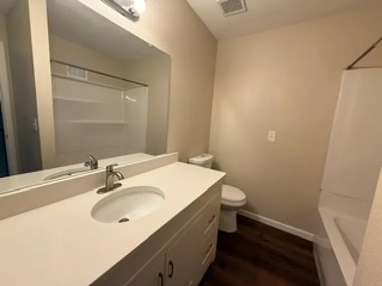 309 Hawthorne Court — Photo 2