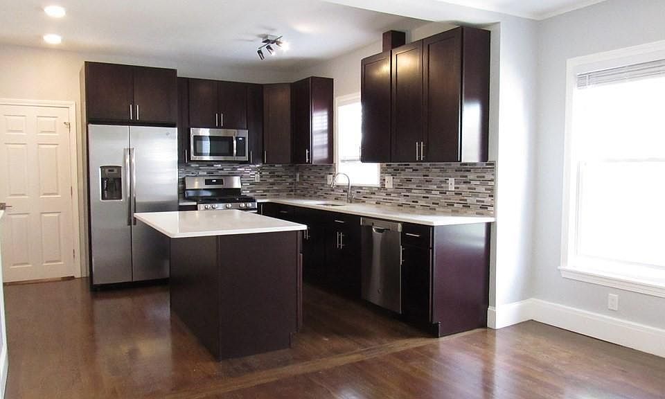 2nd image of 43 Marshall St #2