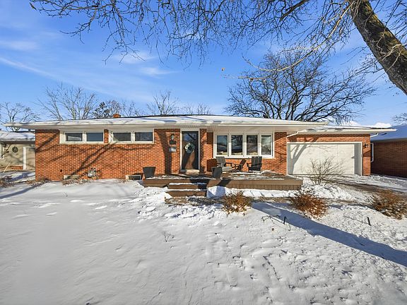2nd image of 1571 Barrington Pl