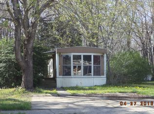 7221 Birchview Dr, Ravenna, OH 44266