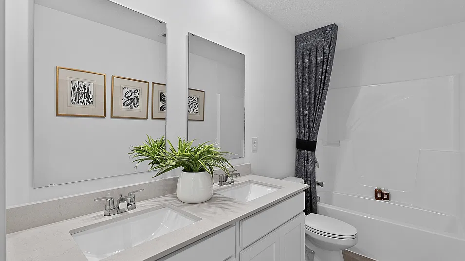 5 bed, 3.5 bath, 3140 sqft, $2,895 — Photo 4