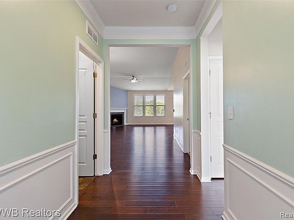 4th image of 2037 Trimble St