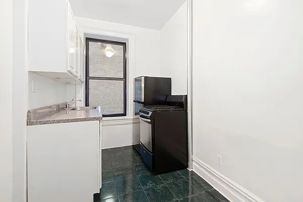 Rented by Compass | media 12