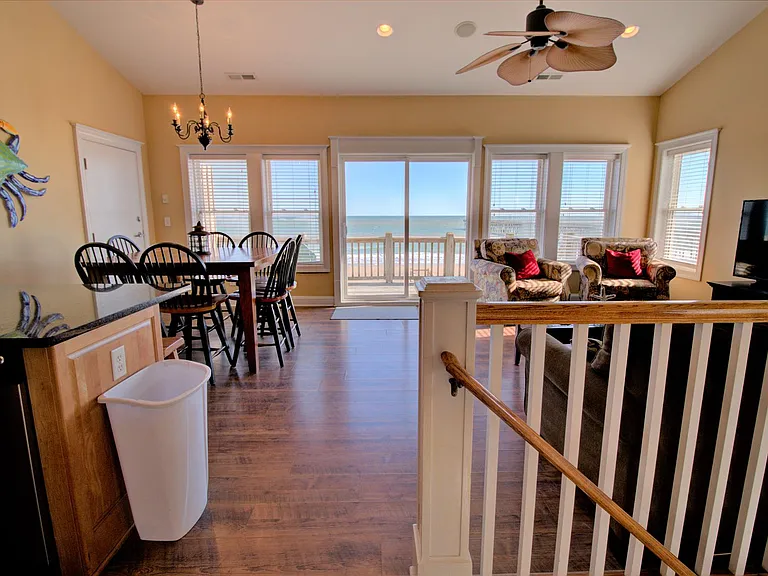 211 Goldsboro Dr — Photo 10