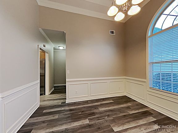 4th image of 2362 Temple View Dr