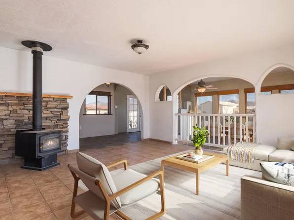 167 Cuchilla Road, Ranchos de Taos, NM 87557