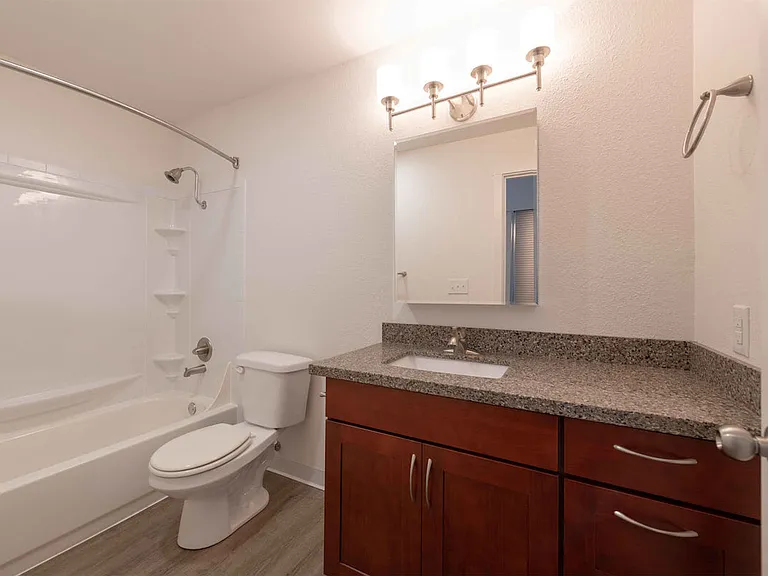 Northern Lights Apartments — Photo 19