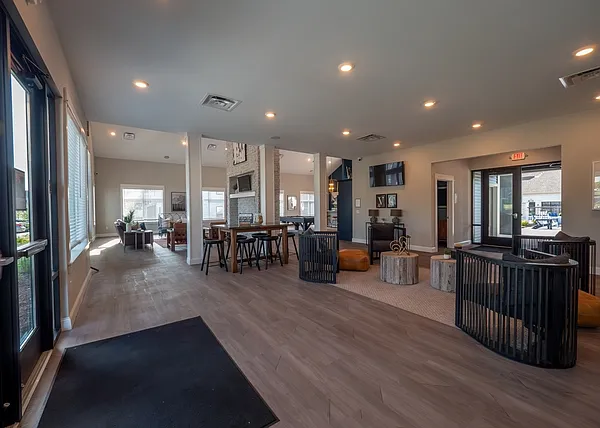 VC Station Apartments — Photo 6