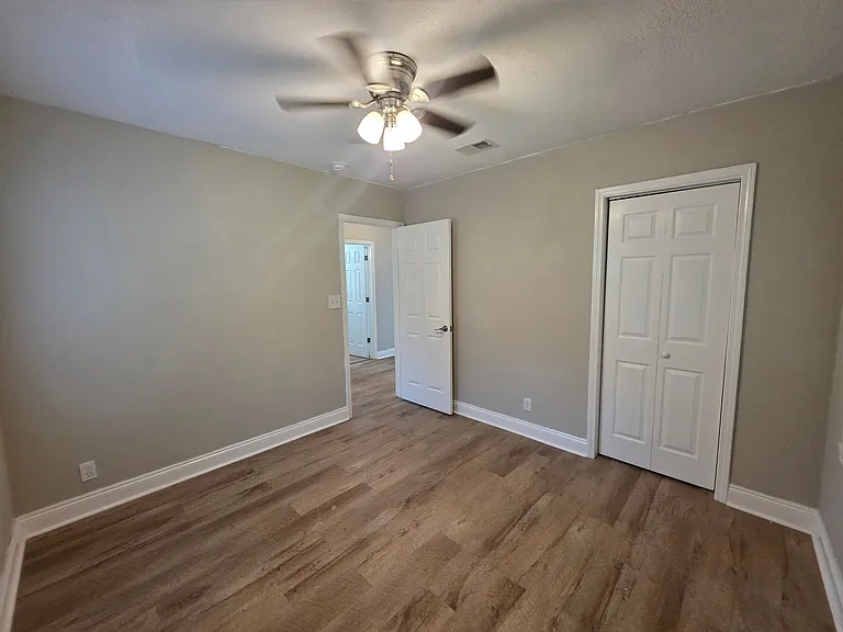 109 Reed Rd — Photo 21