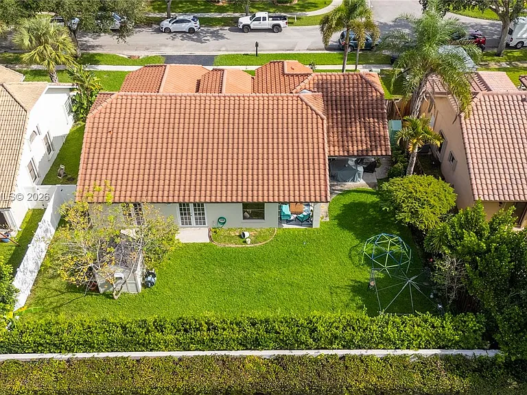 10900 NW 18th Ct — Photo 41