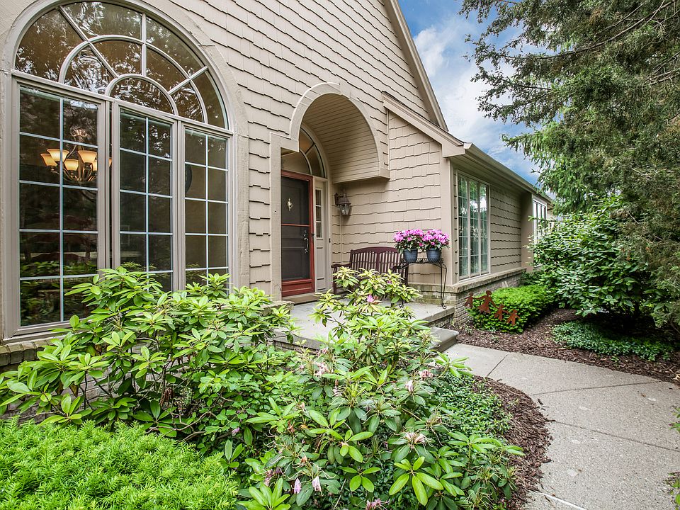 1st image of 660 Deauville Ln #500