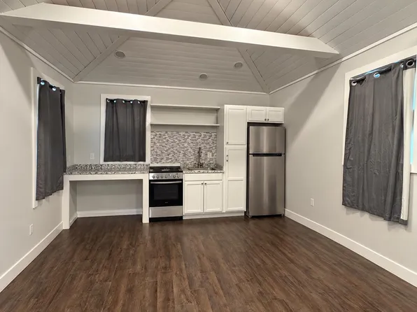 179 Montauk Ave #8, New London, CT 06320