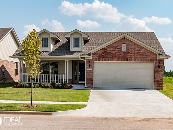 3rd image of 1224 SW 159th Ter