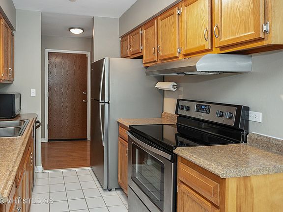 5th image of 1811 Four Lakes Ave APT 1B