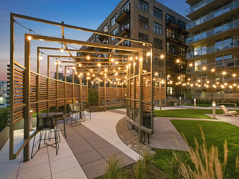 JeffJack Apartments — Photo 31