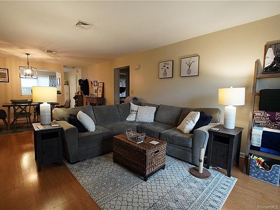 5th image of 51 Manorwood Dr #51
