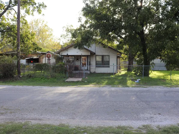 102 W Coke St, Gorman, TX 76454