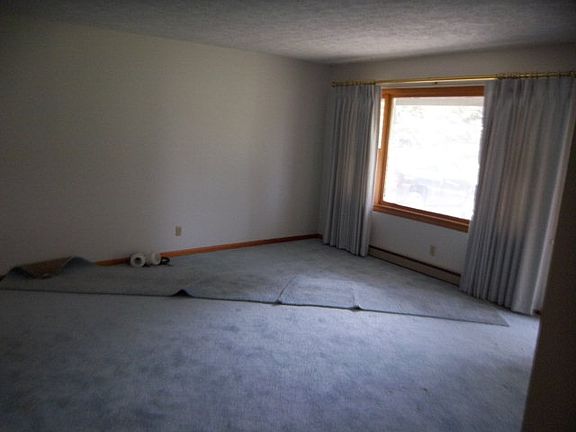 2nd image of 17 Meadow Dr