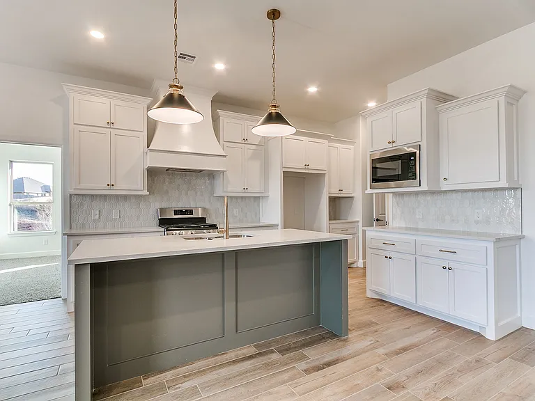 1901 Hollow Crest Ct — Photo 17