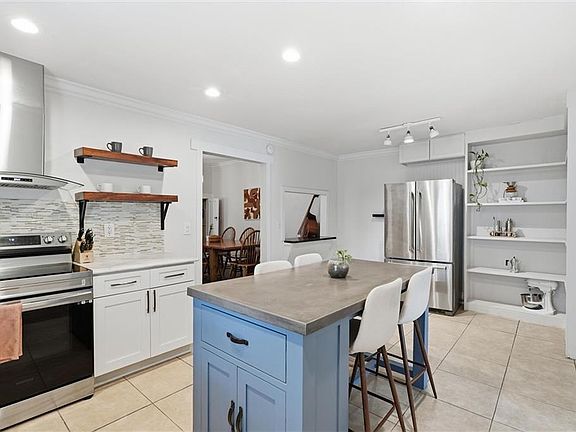 2nd image of 509 Montgall Ave