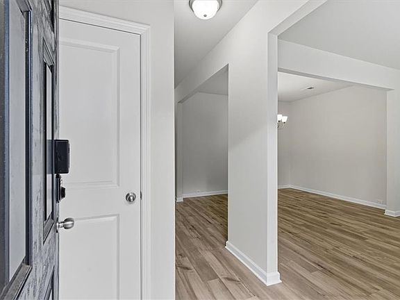 2nd image of 2832 Saratoga Lake Vw