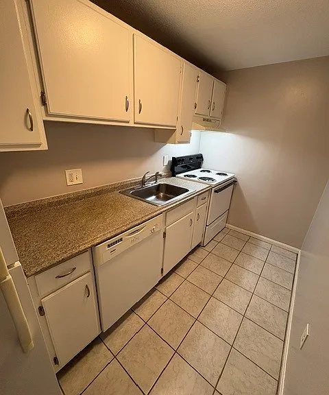 290A Berlin St #110 — Photo 2