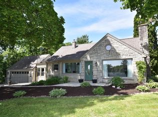 1505 S Arcadian Dr, New Berlin, WI 53151
