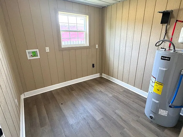 411 Mammoth Cave St — Photo 10