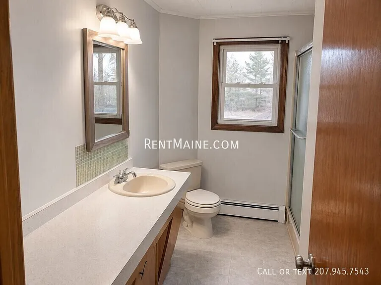 676 College Ave — Photo 19