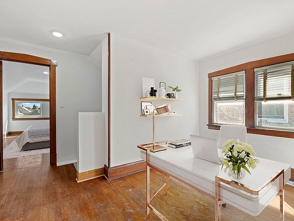 5th image of 1305 S Lombard Ave