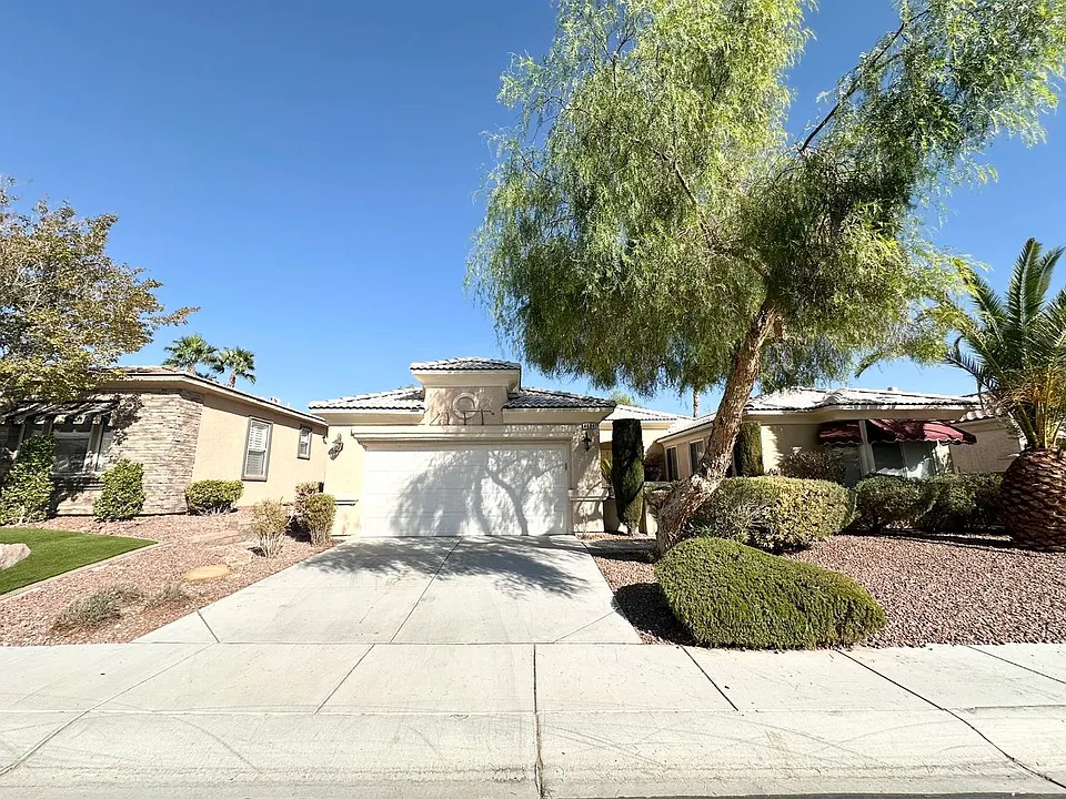 4684 Riva De Romanza St