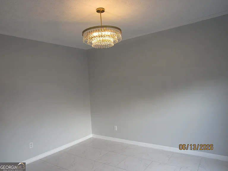 305 Sunderland Cir — Photo 4