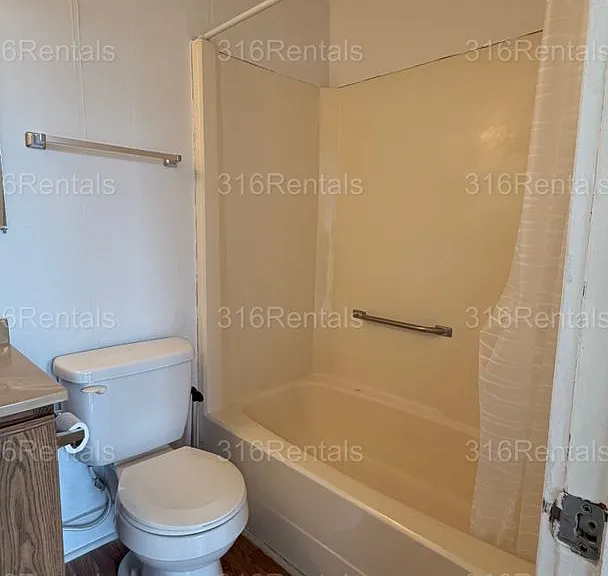 State Street Apartments — Photo 6