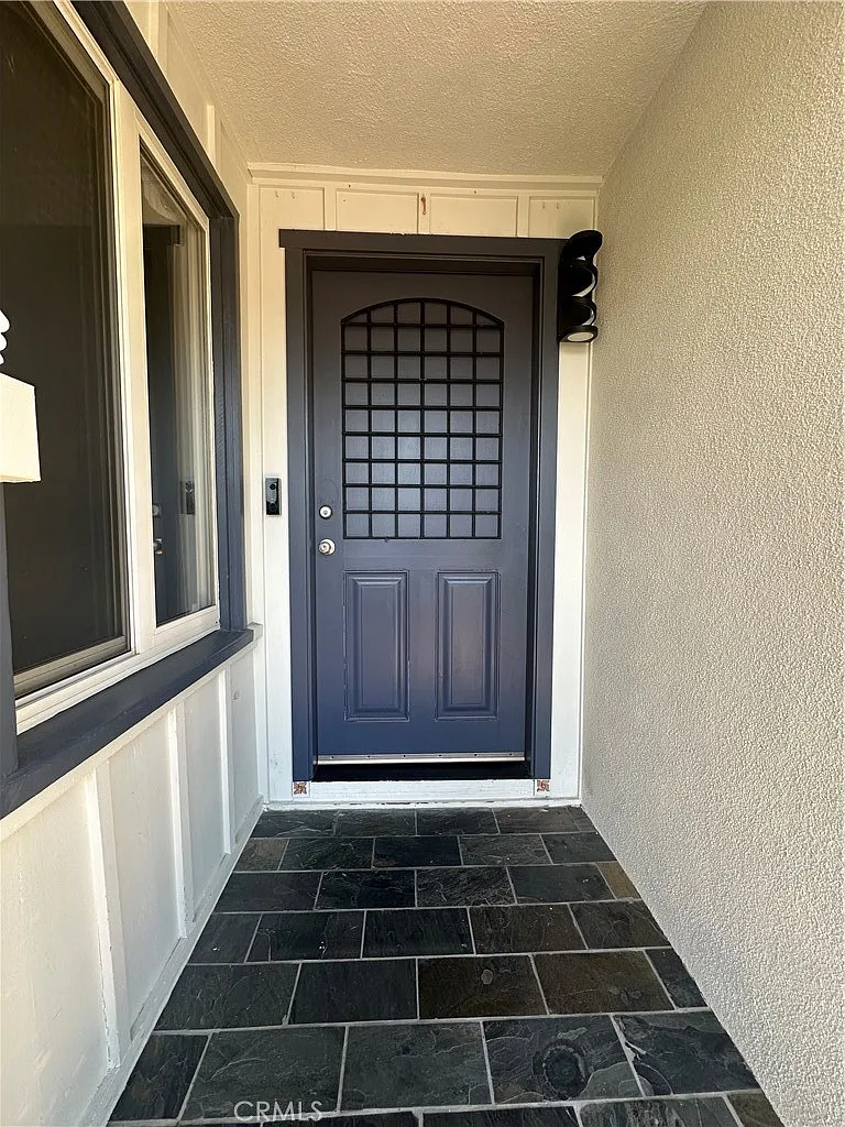 4 bed, 1523 sqft, $4,200 — Photo 3