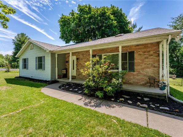 6 View Dr, Walnutport, PA 18088