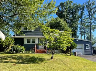 20 Barnes Dr, Garnerville, NY 10923