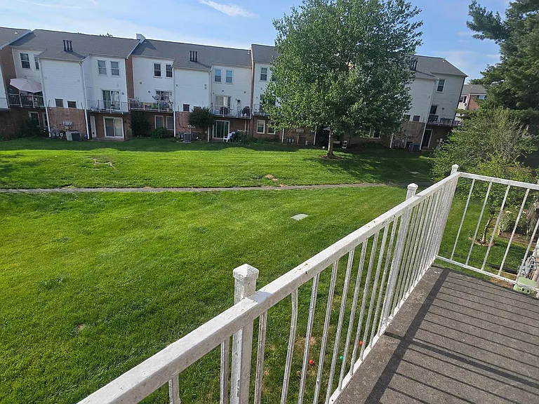 6152 Strasburg Dr — Photo 24