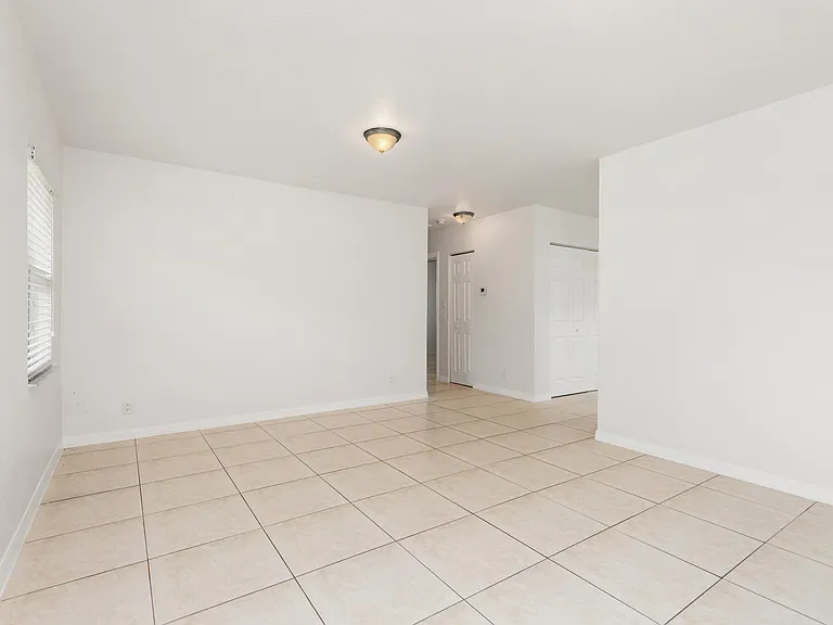 24 SW 6th St #2 — Photo 27
