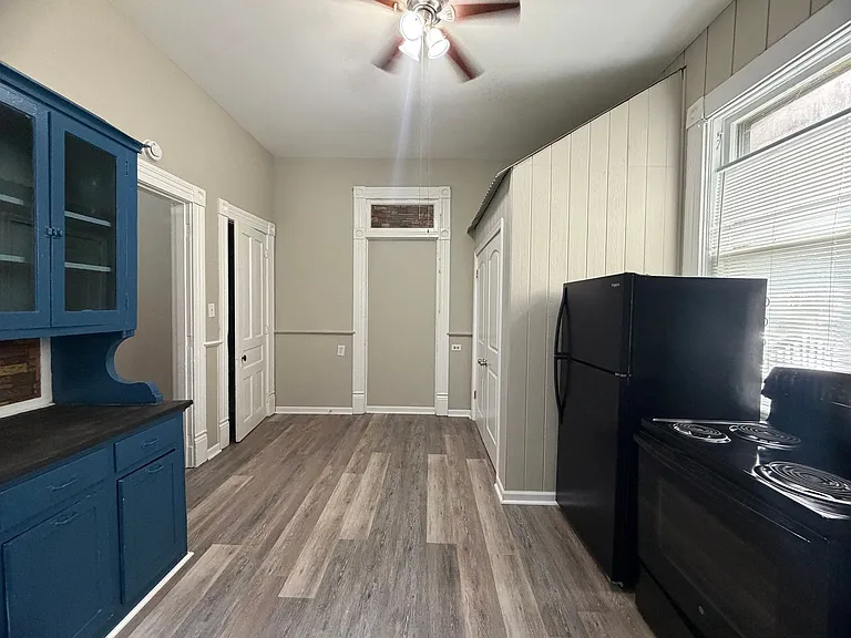 838 West High Street — Photo 9