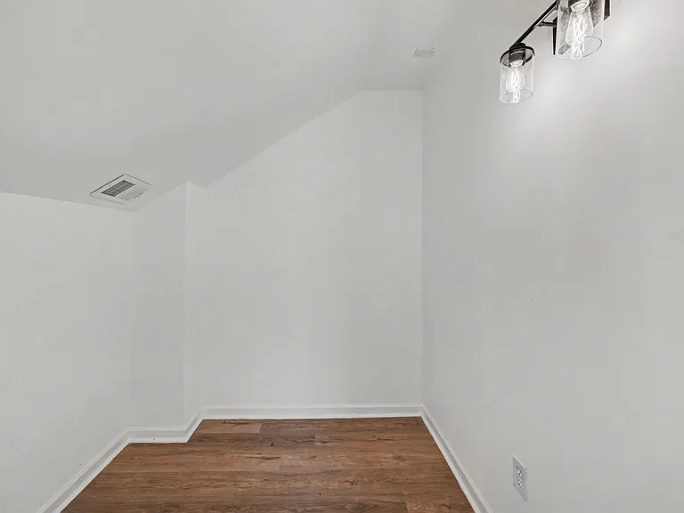 1854 Oleander Ct — Photo 25