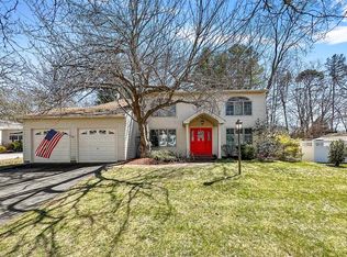4 Feathertree Ct, Howell, NJ 07731