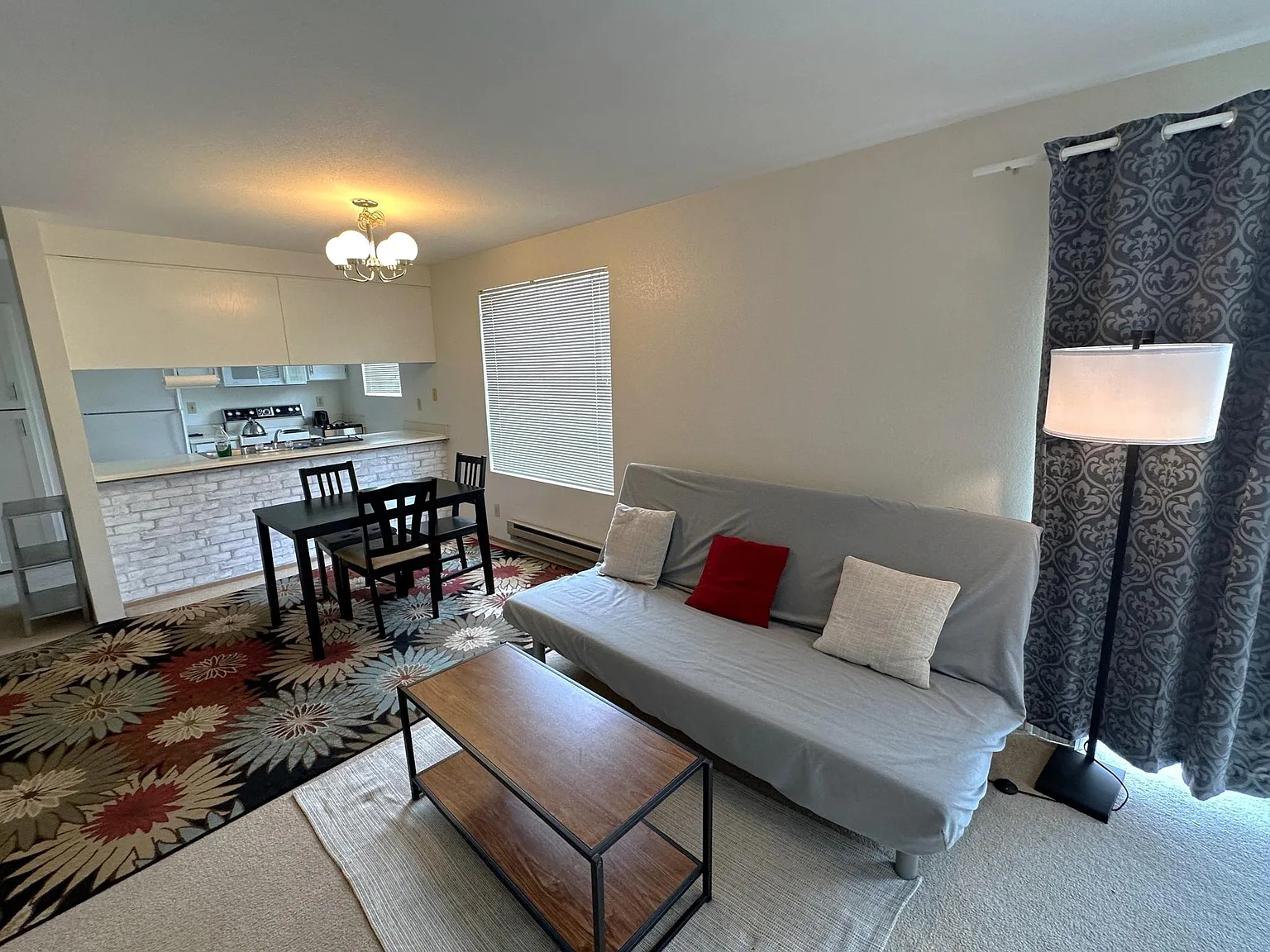 4727 Ravenna Ave NE — Photo 2