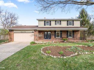1902 Doncaster Ct, Wheaton, IL 60189