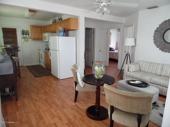 4th image of 143 Laurie Dr