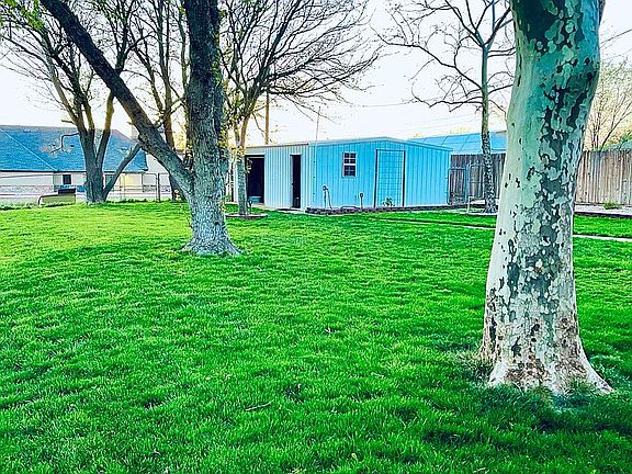 3rd image of 1111 Colorado Ave