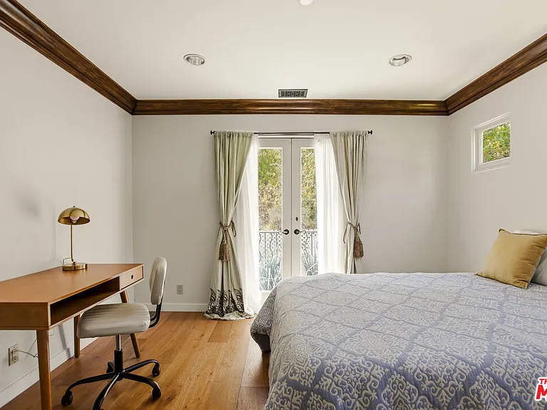 1407 N Beverly Dr — Photo 49